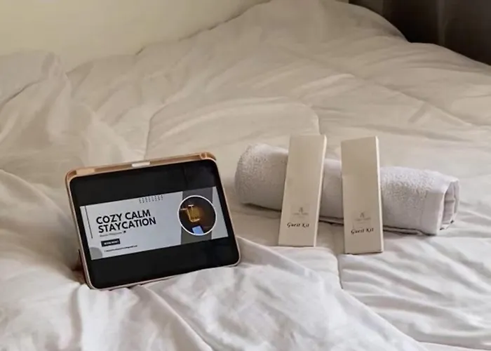 Cozycalmstaycation Bed & Breakfast